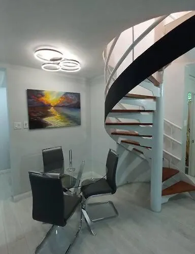 Modern Penthouse @ Sandcastles Apartment *