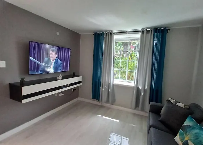 Modern Penthouse @ Sandcastles Apartment *